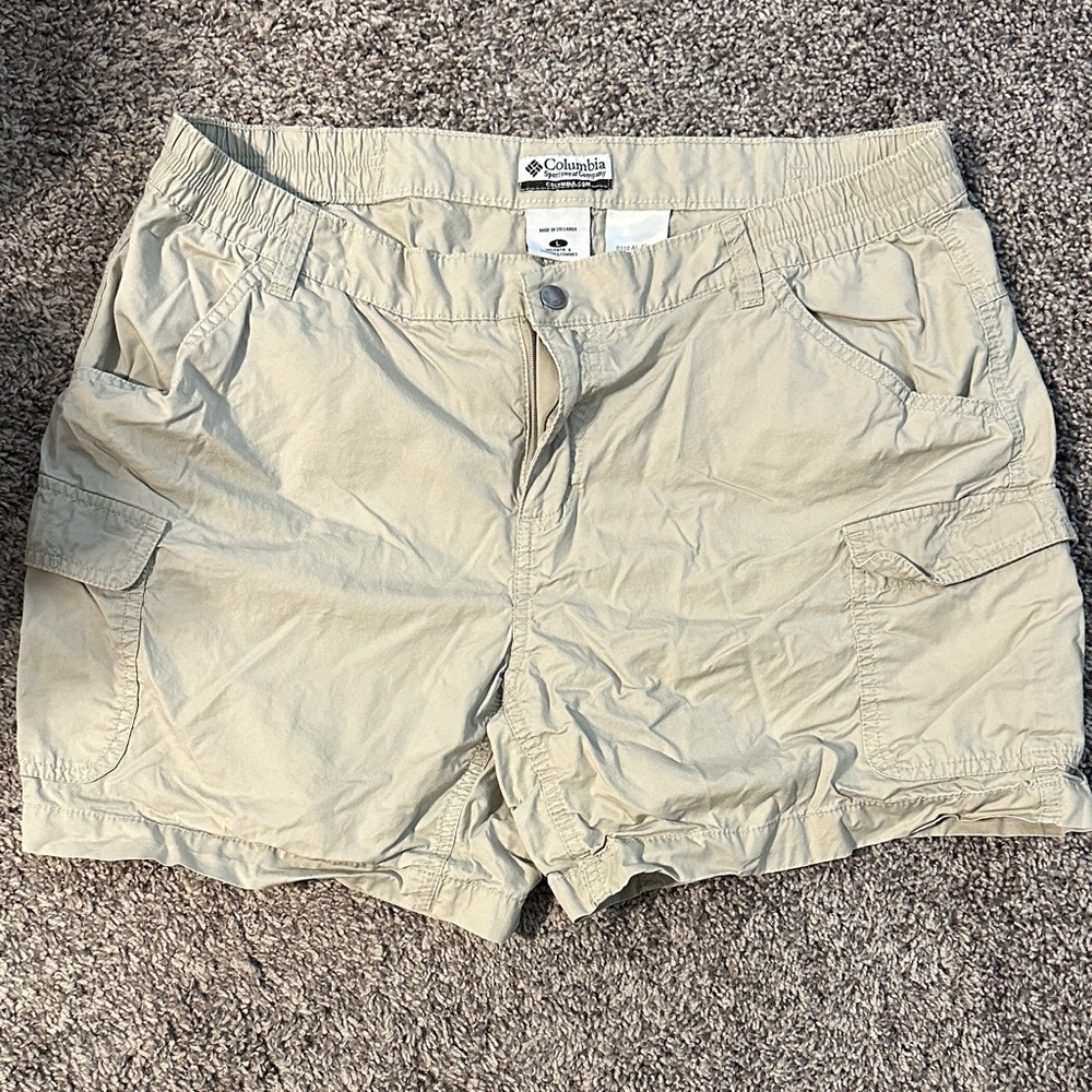 Columbia Women's Tan Cargo Shorts